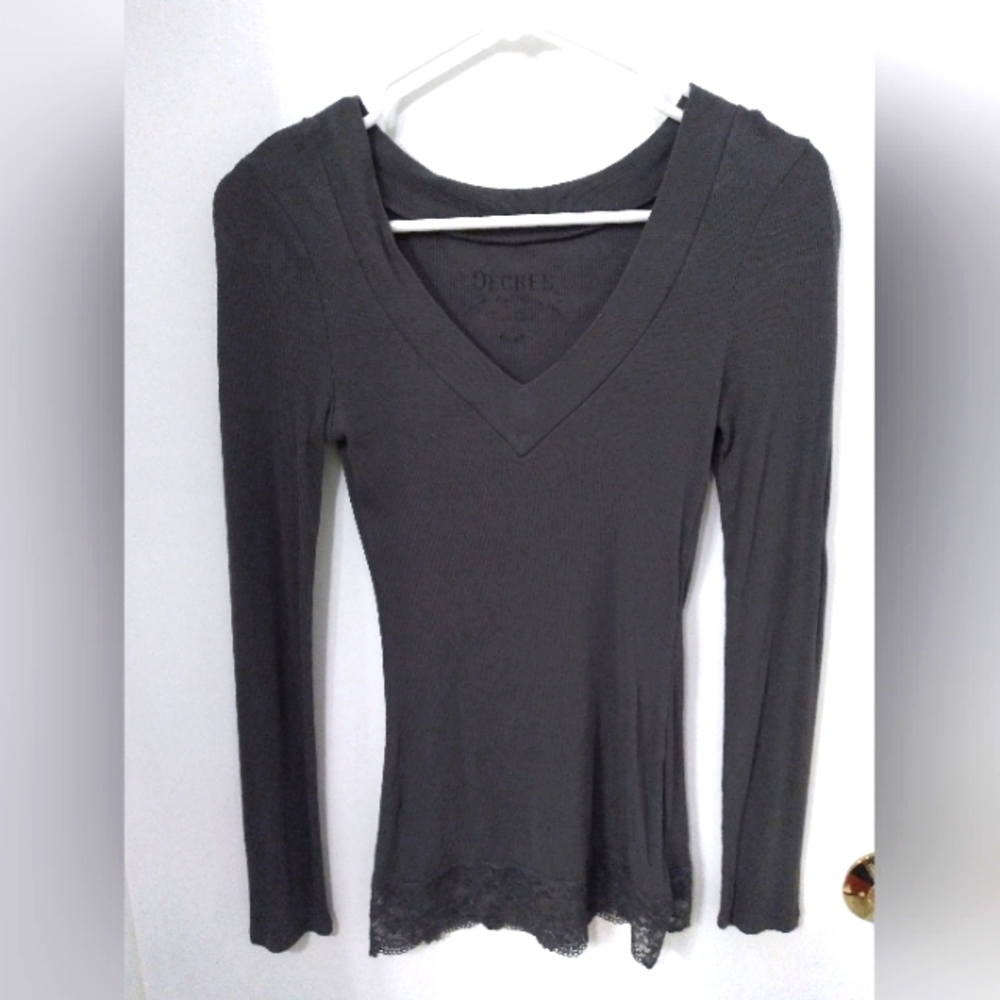 Degree V-Neck tee